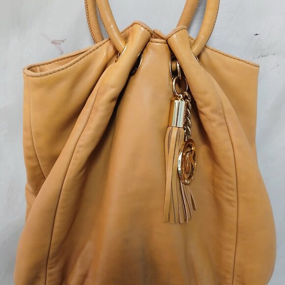 Michael Kors Dreamy Hobo - Picture 1 of 10